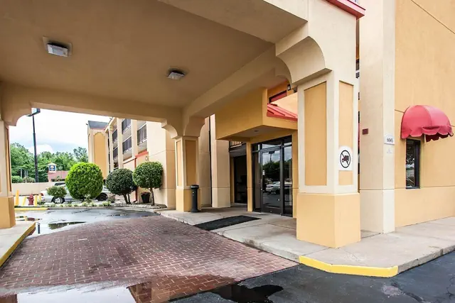 Photo 1 - Econo Lodge Inn & Suites Memphis East