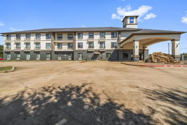 Photo 1 - Americas Best Value Inn & Suites Livingston