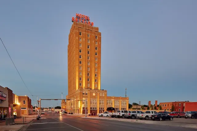 Photo 1 - Hotel Settles