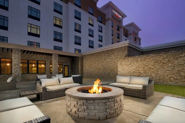 Photo 1 - Courtyard by Marriott Dallas DFW Airport North/Grapevine