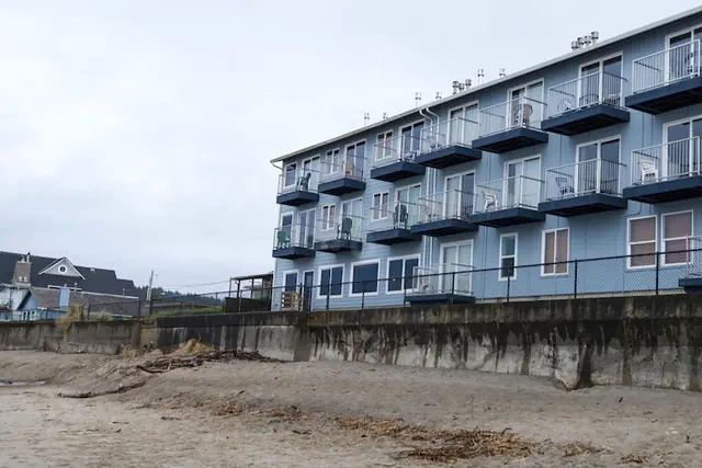 Photo 1 - The Sandcastle Beachfront Hotel