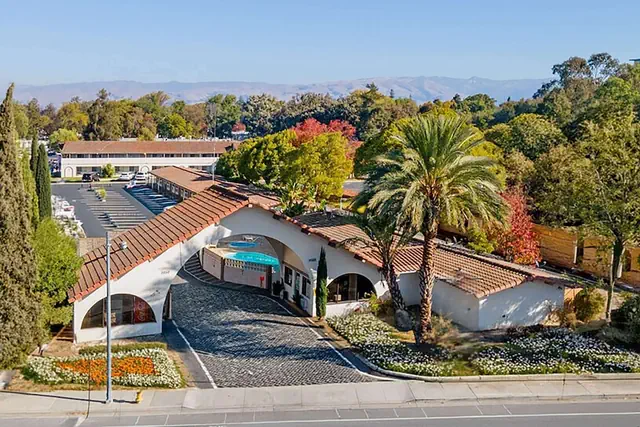 Photo 1 - Super 8 by Wyndham San Jose Airport