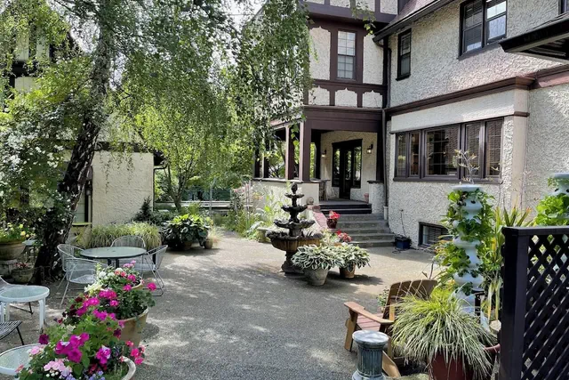 Photo 1 - Cecil Bacon Manor