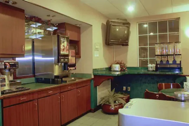 Photo 1 - Garden City Inn