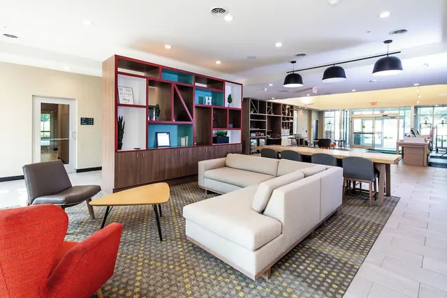 Photo 1 - Holiday Inn & Suites Detroit - Troy by IHG