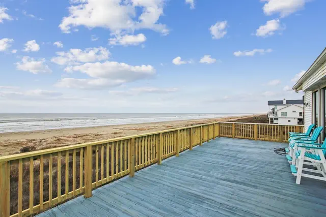 Photo 1 - Brannen's Beachfront by Ryson Vacation Rentals