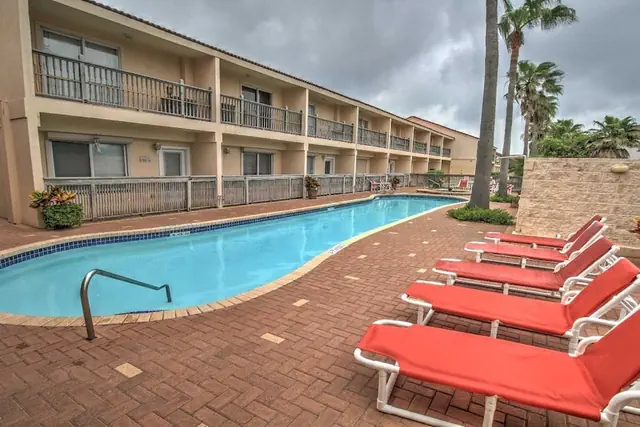 Photo 1 - Dolphin 23 2 Bedroom Condo by RedAwning