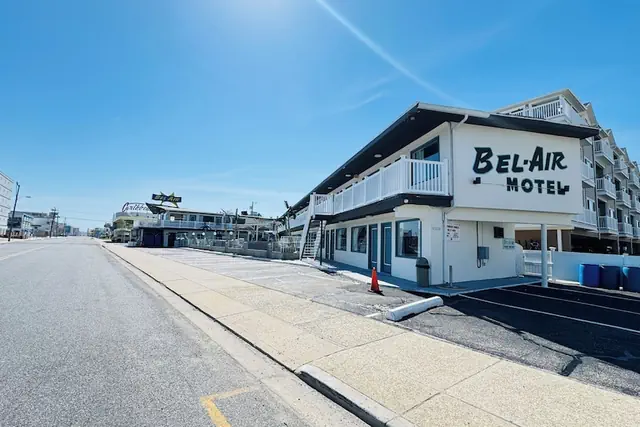 Photo 1 - Bel Air Motel