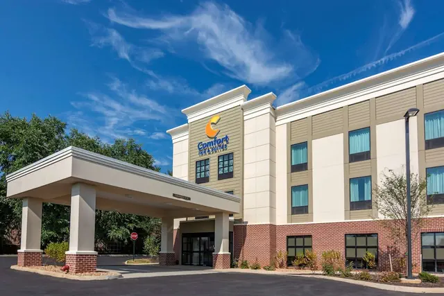 Photo 1 - Comfort Inn & Suites Charlottesville Hollymead Town Center
