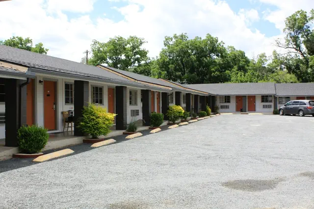 Photo 1 - Sun Valley Motel