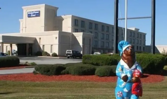 Photo 1 - BridgePointe Hotel & Marina