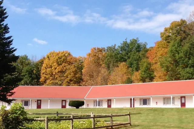 Photo 1 - Four Winds Country Motel