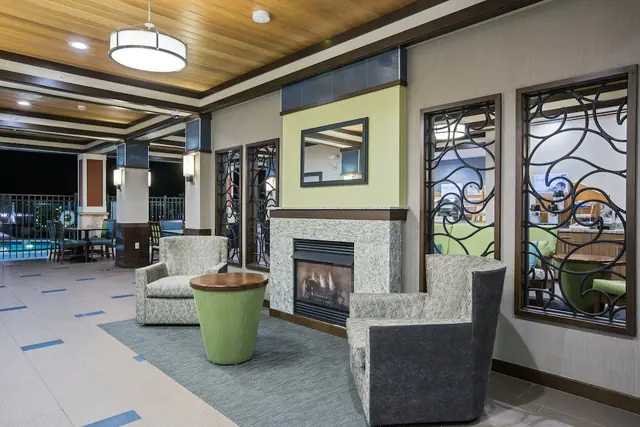 Photo 1 - Holiday Inn Express Hotel & Suites Kailua-Kona by IHG