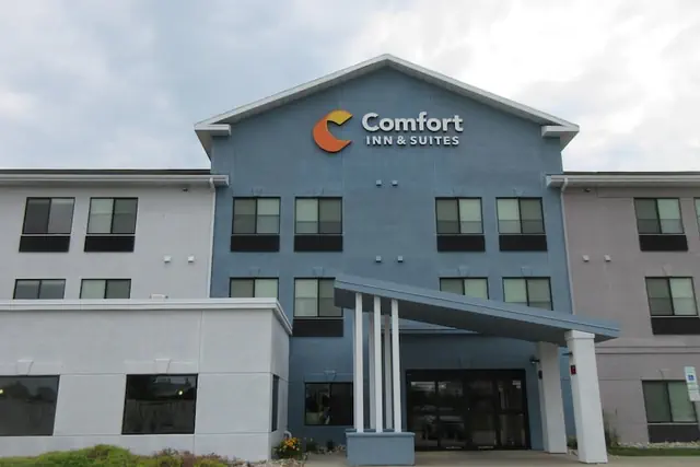 Photo 1 - Comfort Inn & Suites Grand Forks near Alerus Center