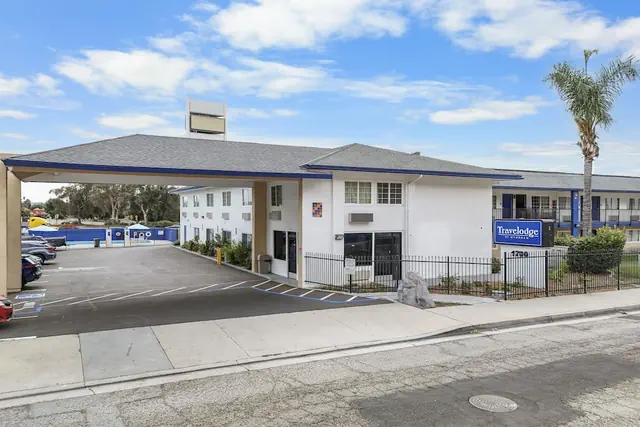 Photo 1 - Travelodge by Wyndham Fairplex Pomona