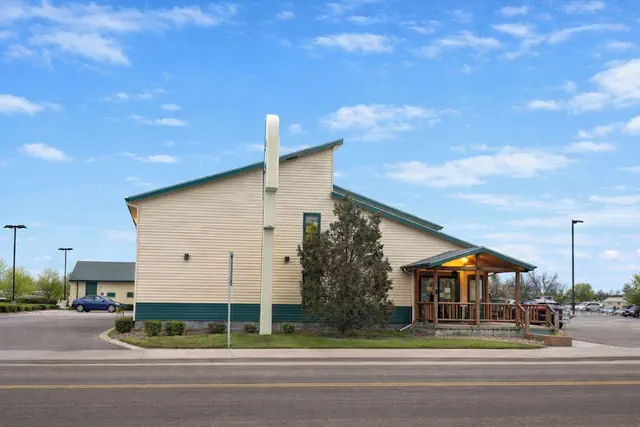 Photo 1 - Lone Tree Inn