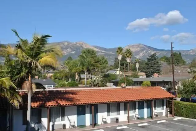 Photo 1 - Sunset Motel