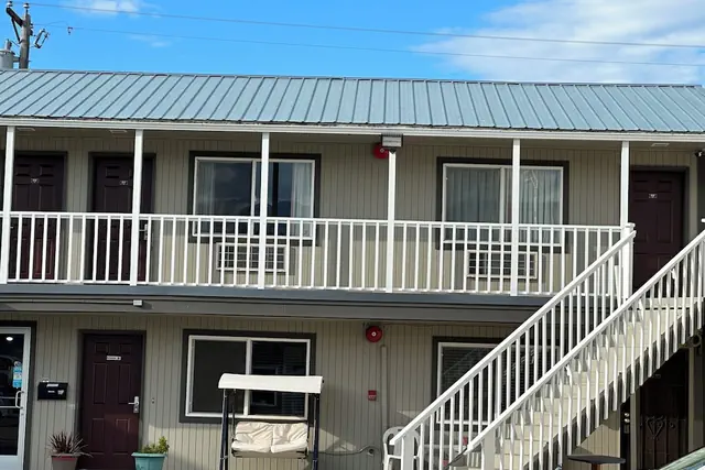 Photo 1 - The Royal Victorian Motel