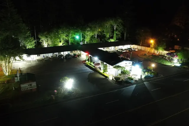 Photo 1 - Ocean Breeze Motel