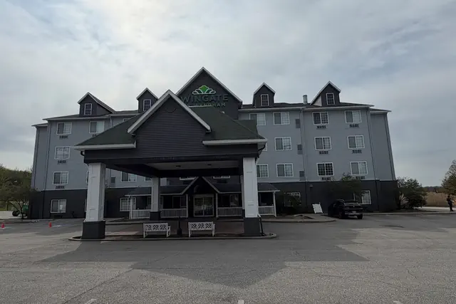Photo 1 - Wingate Suites by Wyndham Youngstown - Austintown