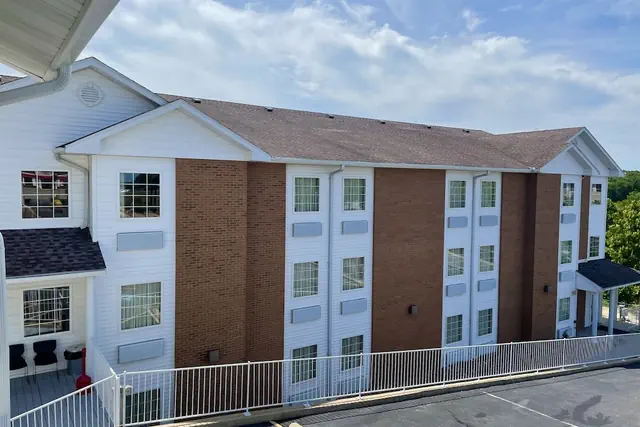 Photo 1 - Schmidt's Creek Hotel