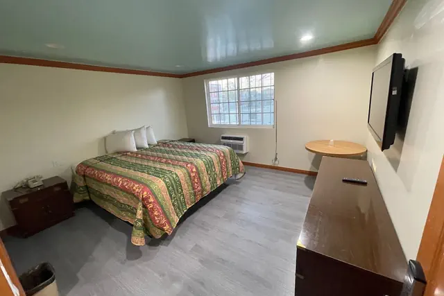 Photo 1 - Hilltop Motor Inn