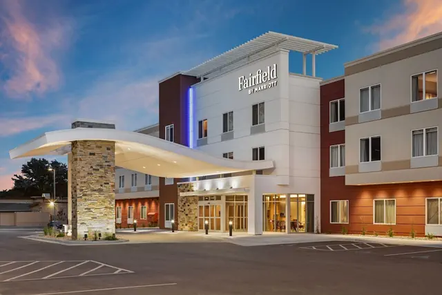 Photo 1 - Fairfield Inn & Suites by Marriott Yankton
