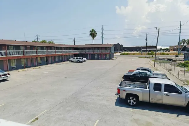 Photo 1 - Valley Motel Corpus Christi Near Airport I 37