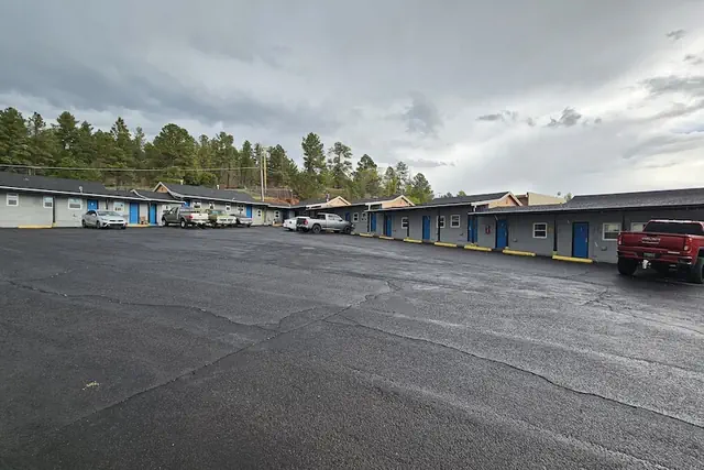 Photo 1 - Travelers Inn