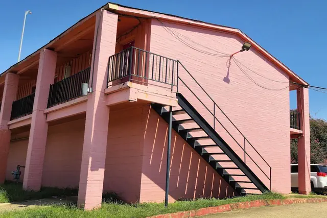 Photo 1 - Way Side Inn by Hotel O Dallas near Fair Park Downtown