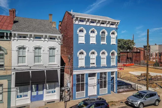 Photo 1 - Heart of Mainstrasse Apt 2