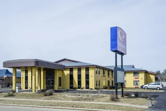 Photo 1 - Econo Lodge Inn & Suites Wisconsin Dells