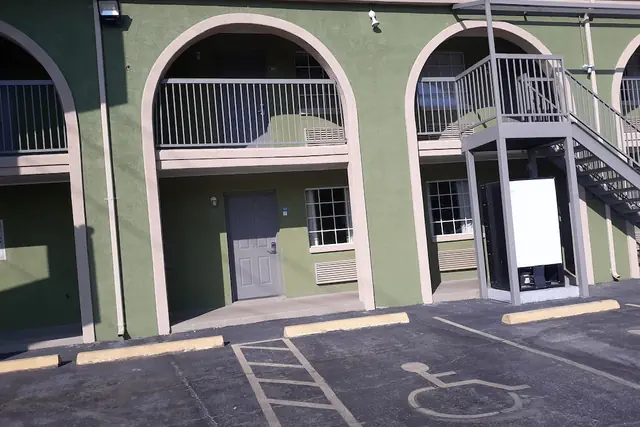 Photo 1 - Sienna Inn Channelview, TX