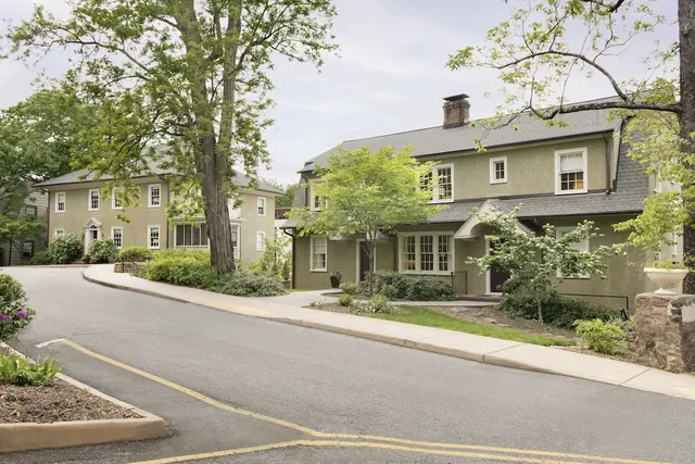 Photo 1 - Oakhurst Inn at the University