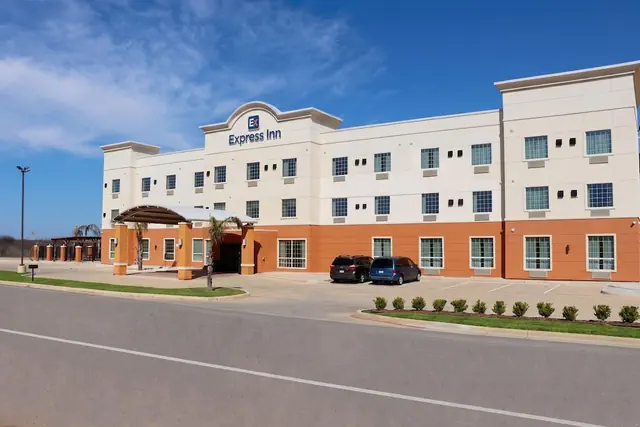 Photo 1 - Cotulla Express Inn