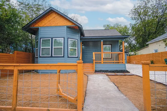 Photo 1 - Exceptional 5BR So Close to Riverwalk and Downtown