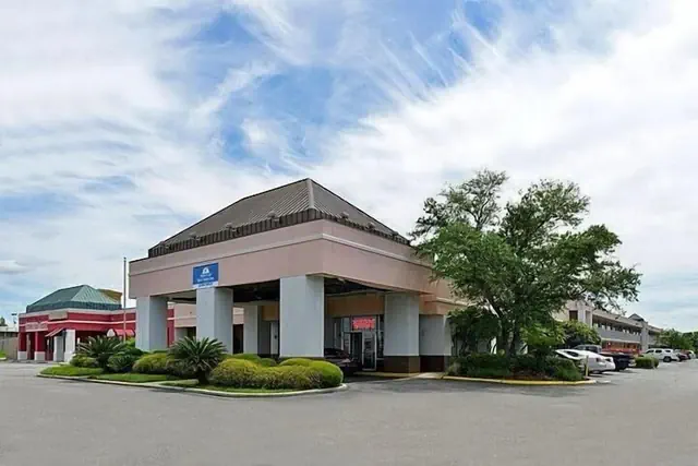 Photo 1 - Heritage Inn & Suites by Capital O Baton Rouge I 10