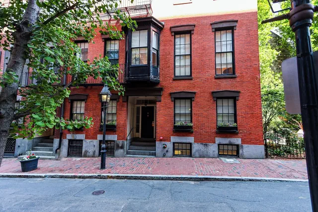 Photo 1 - Maverick Suites at 40 Temple St