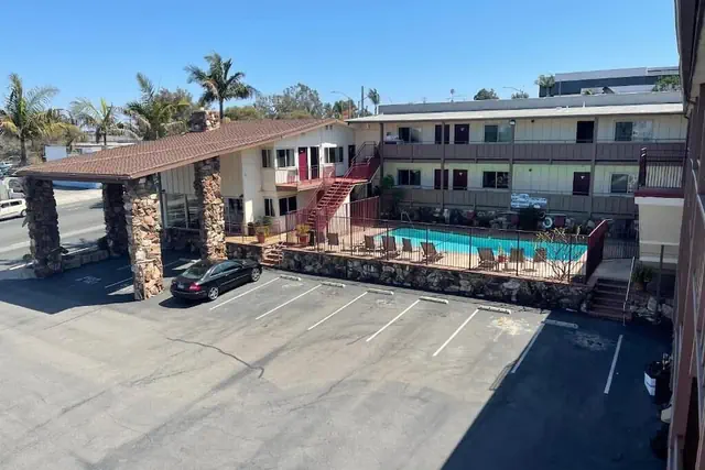 Photo 1 - Seahorse Inn Manhattan Beach - LAX