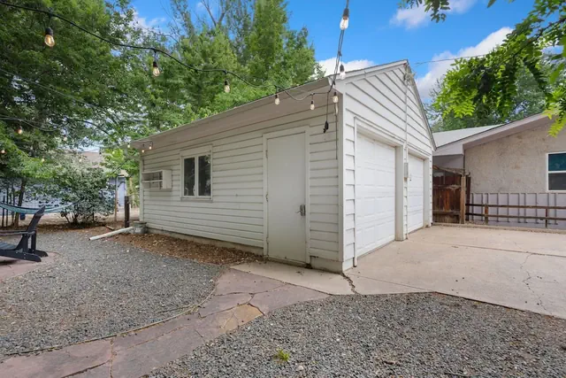 Photo 1 - Beautiful Bungalow Next to Csu - Free Cruiser Bikes