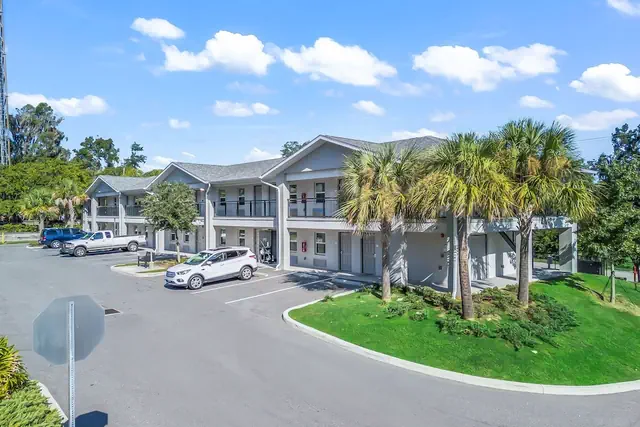 Photo 1 - Baymont by Wyndham Ocala Suites