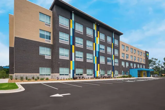 Photo 1 - Tru By Hilton Novi Detroit