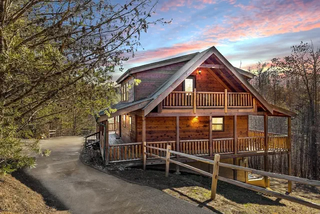 Photo 1 - Peace Of Mind 3 Bedroom Cabin by RedAwning