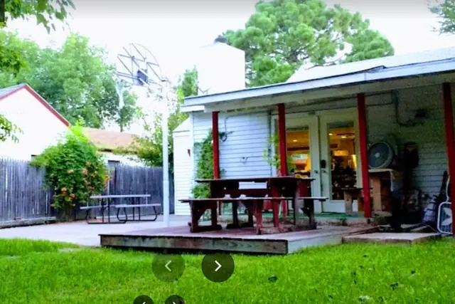 Photo 1 - Wild Wild West Backpackers Hostel