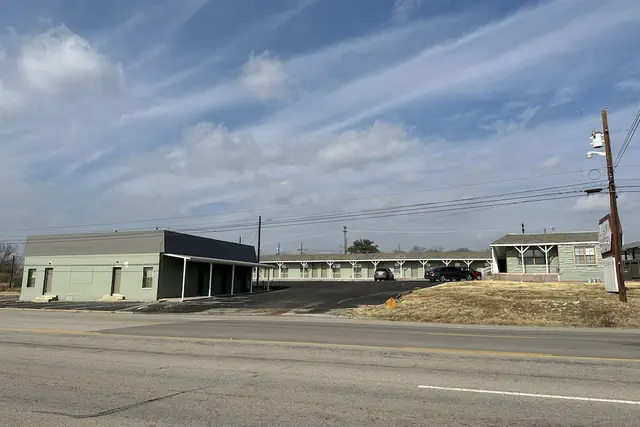 Photo 1 - Llano Motel