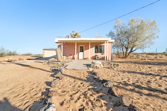 Photo 1 - Goat House - Bbq, Hammocks And Dark Skies! 1 Bedroom Home by RedAwning