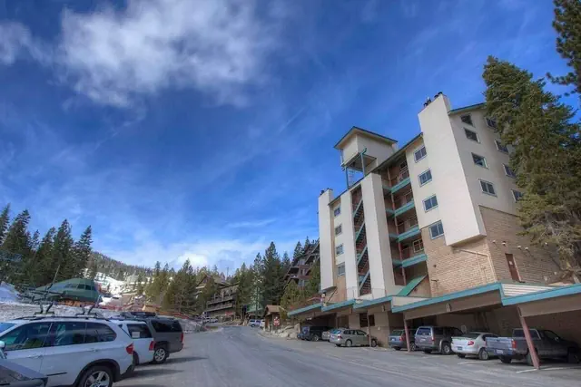 Photo 1 - Heavenly Chairview Condo 2 Bedroom Home by RedAwning