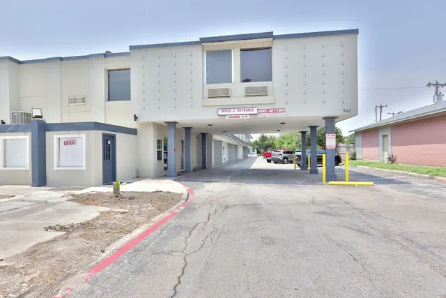 Photo 1 - Americas Best Value Inn San Antonio Airport South