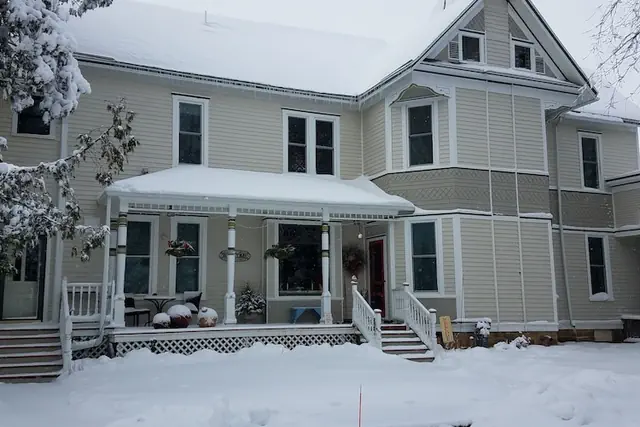 Photo 1 - Oaklawn Inn LLC