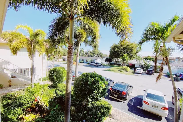 Photo 1 - Coco Palms Apartments By Lowkl